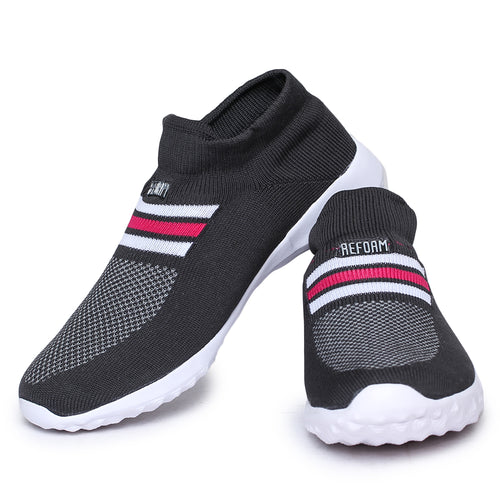 Load image into Gallery viewer, Black Solid Mesh Slip On Running Sport Shoes For Women
